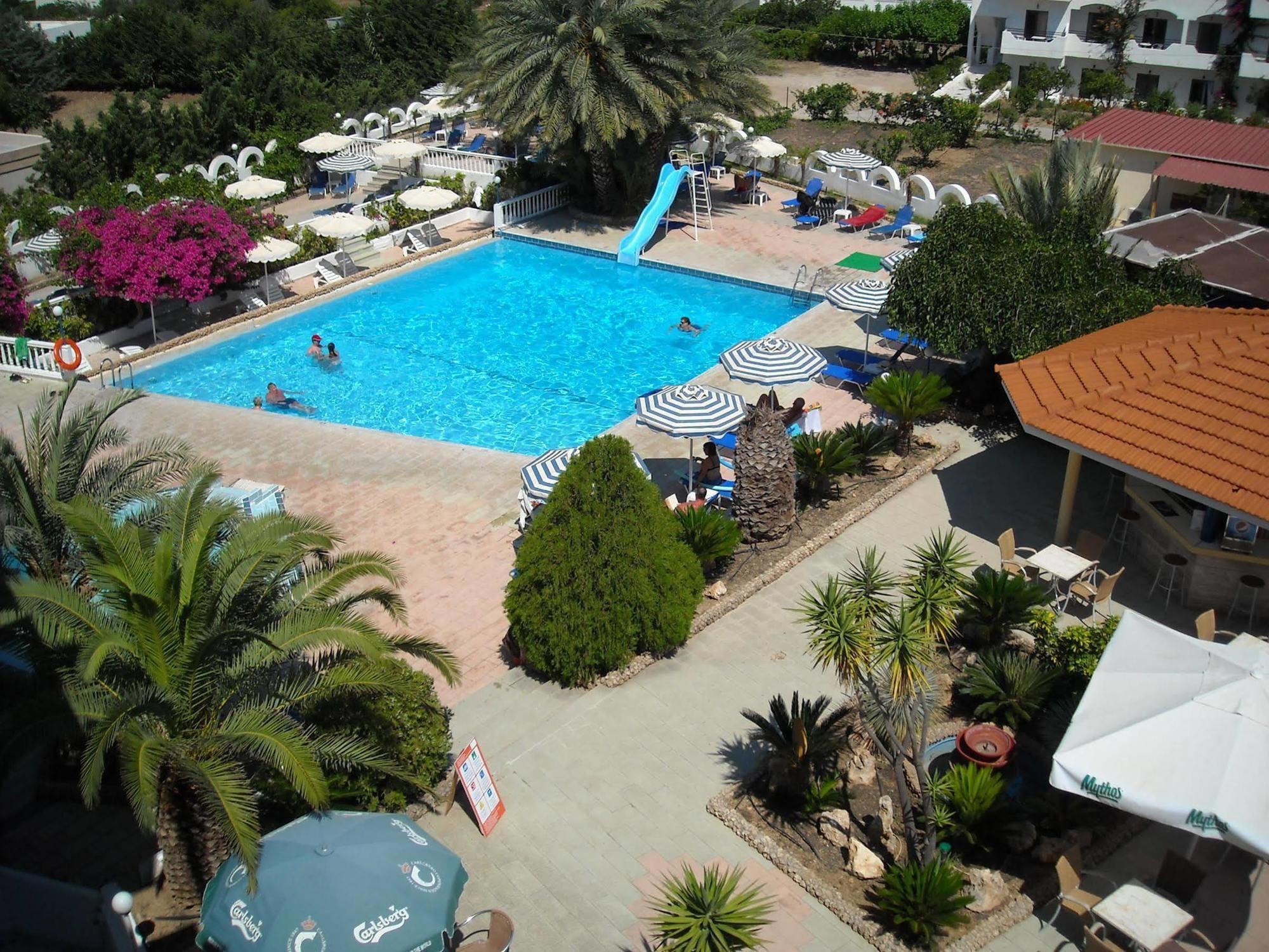 Thalia Hotel Pefki エクステリア 写真